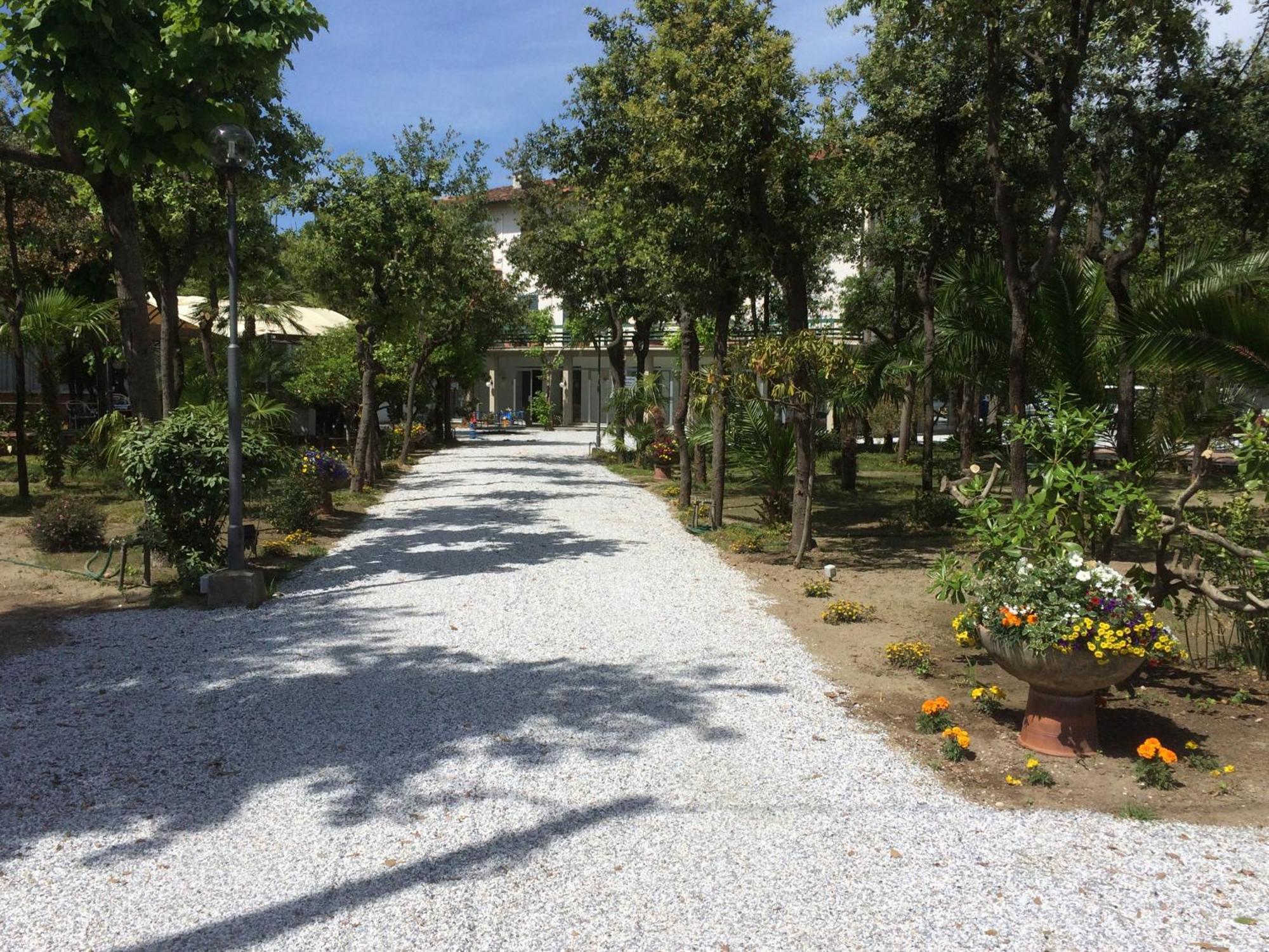 Hotel Raffaelli Villa Angela Forte dei Marmi Exterior foto